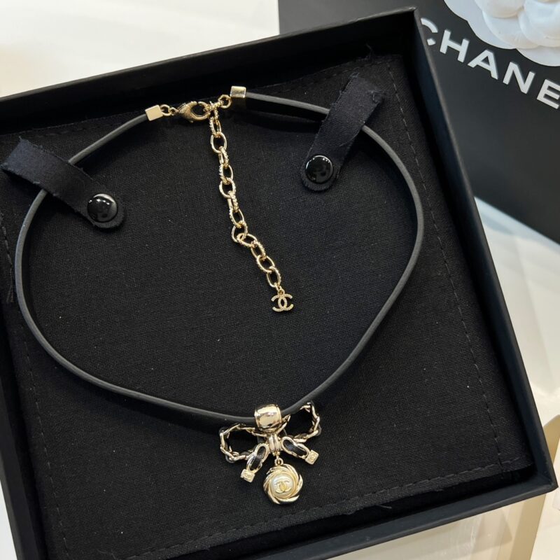 ☑️CHANEL香奈儿蝴蝶结皮绳颈链项链 - Image 6