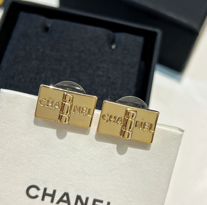 ☑️CHANEL香奈儿方形金色耳钉耳环 - Image 9