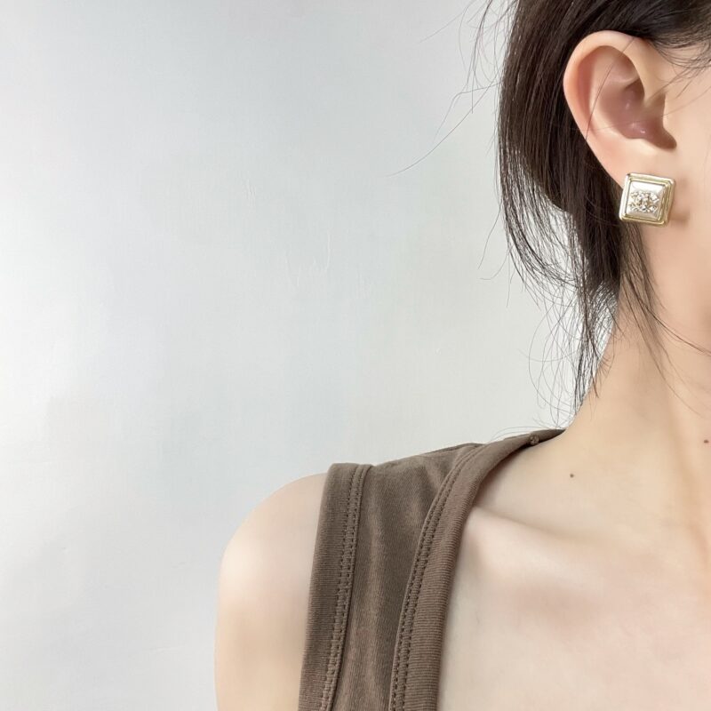 ☑️CHANEL香奈儿双c方形耳钉耳环 - Image 5