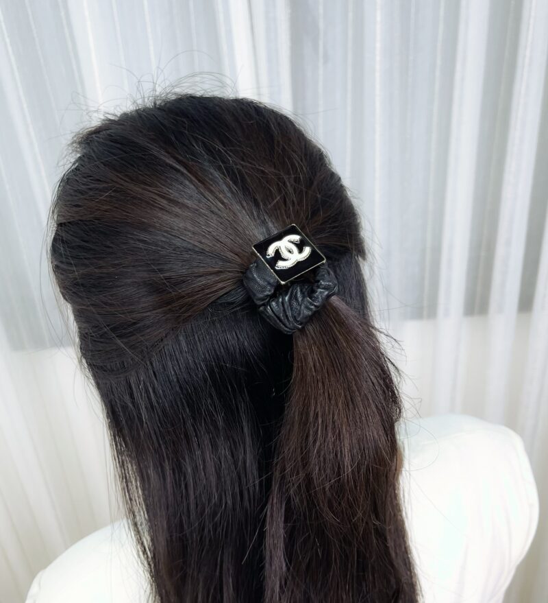 ☑️CHANEL香奈儿双c滴油方形小羊皮发绳 手绳 - Image 5
