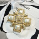 ☑️CHANEL香奈儿双c方形珍珠胸针