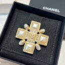 ☑️CHANEL香奈儿双c方形珍珠胸针