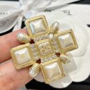 ☑️CHANEL香奈儿双c方形珍珠胸针