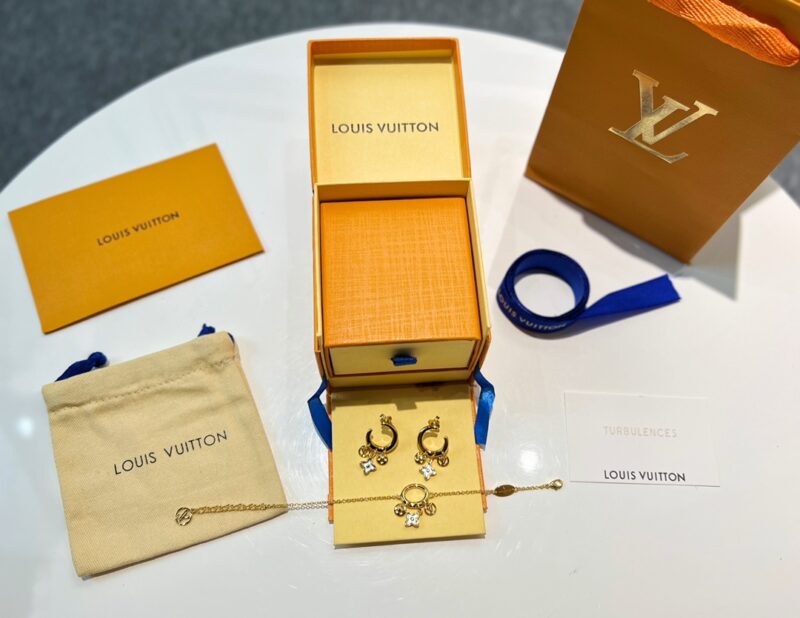 Louis Vuitton 路易威登 lv水晶老花手链 耳钉 - Image 5