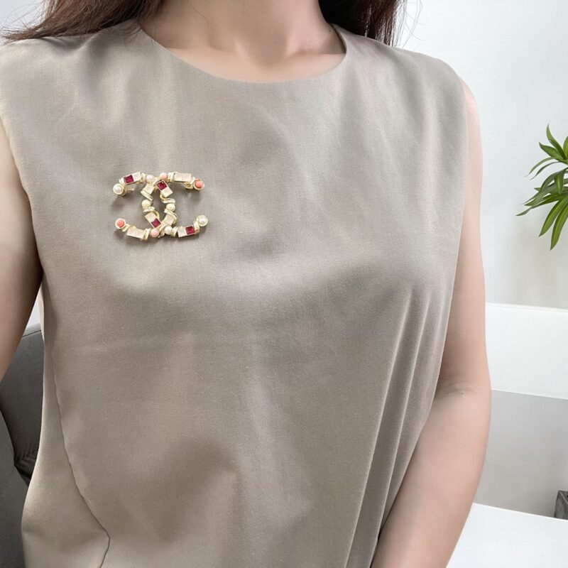 ☑️CHANEL香奈儿双c方钻粉珍珠胸针 - Image 10