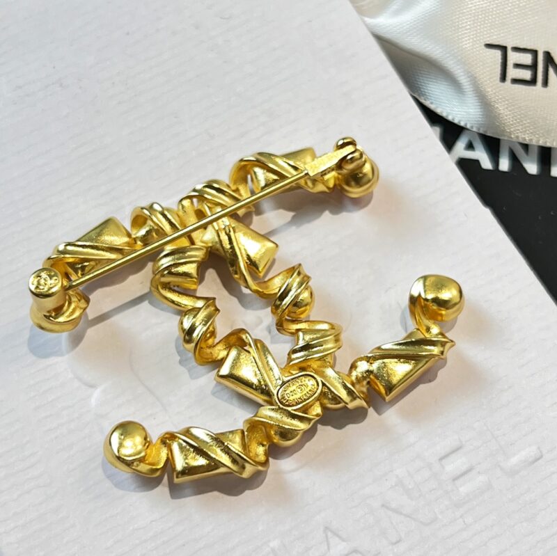 ☑️CHANEL香奈儿双c方钻粉珍珠胸针 - Image 12