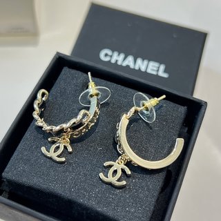 ☑️CHANEL香奈儿c2双c黑皮绳字母耳钉耳环