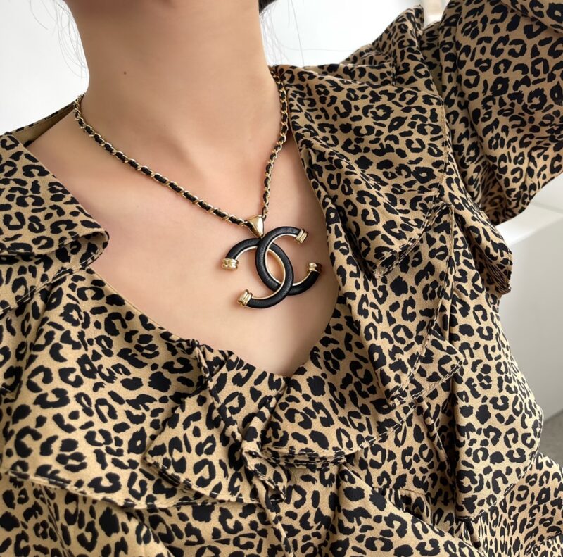 ☑️CHANEL香奈儿双c黑皮绳项链 - Image 8
