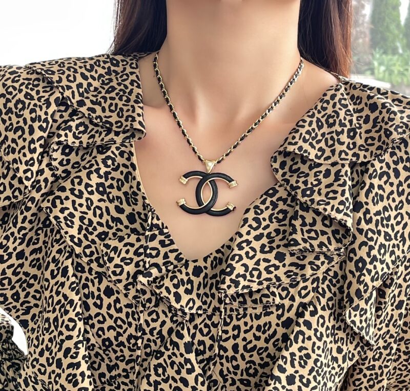 ☑️CHANEL香奈儿双c黑皮绳项链 - Image 5