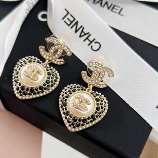 ☑️CHANEL香奈儿c2双c满钻桃心爱心耳钉耳环