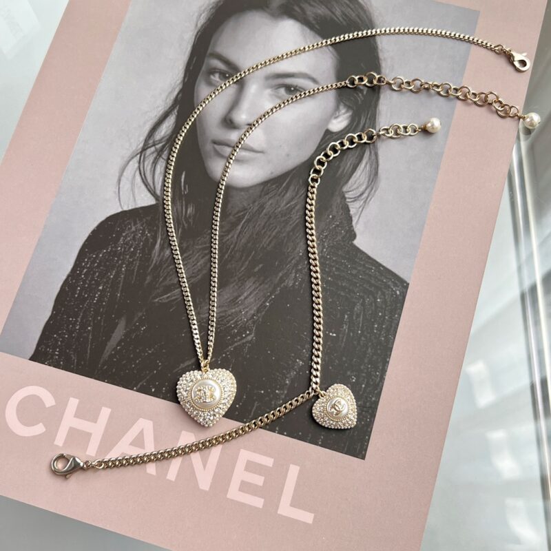 ☑️CHANEL香奈儿双c满钻桃心爱心手链 项链