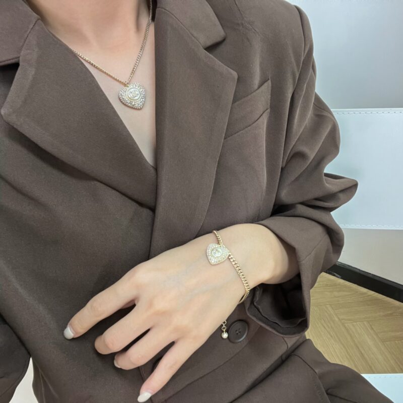 ☑️CHANEL香奈儿双c满钻桃心爱心手链 项链 - Image 6