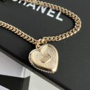 ☑️CHANEL香奈儿双c满钻桃心爱心手链 项链