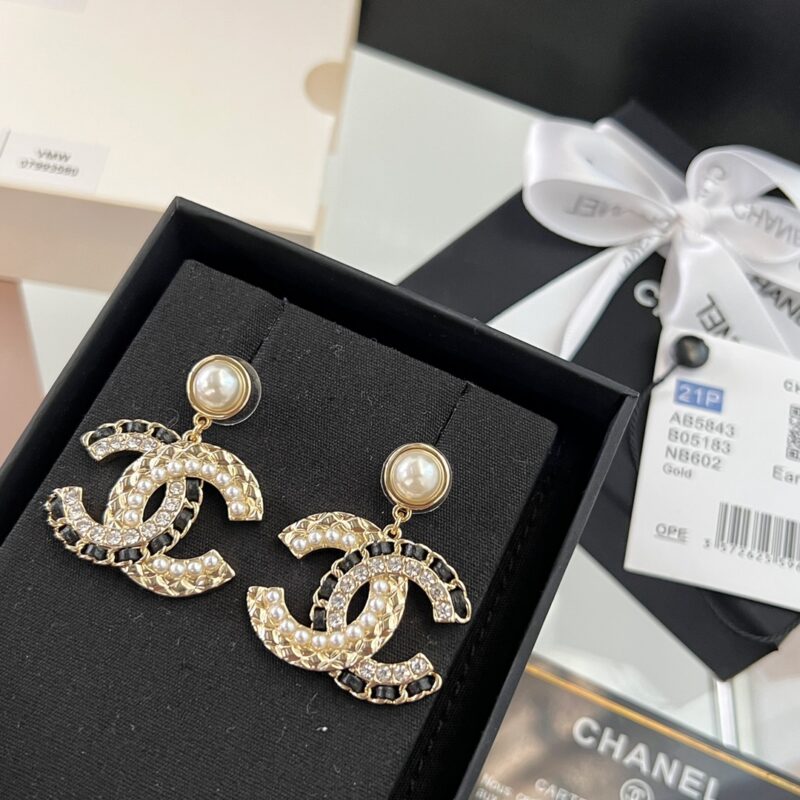 ☑️CHANEL香奈儿c2双c黑皮绳珍珠耳钉耳环 - Image 5