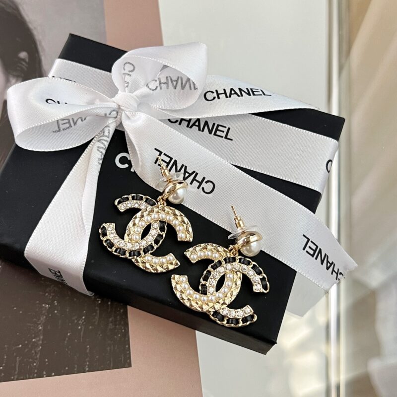 ☑️CHANEL香奈儿c2双c黑皮绳珍珠耳钉耳环 - Image 6