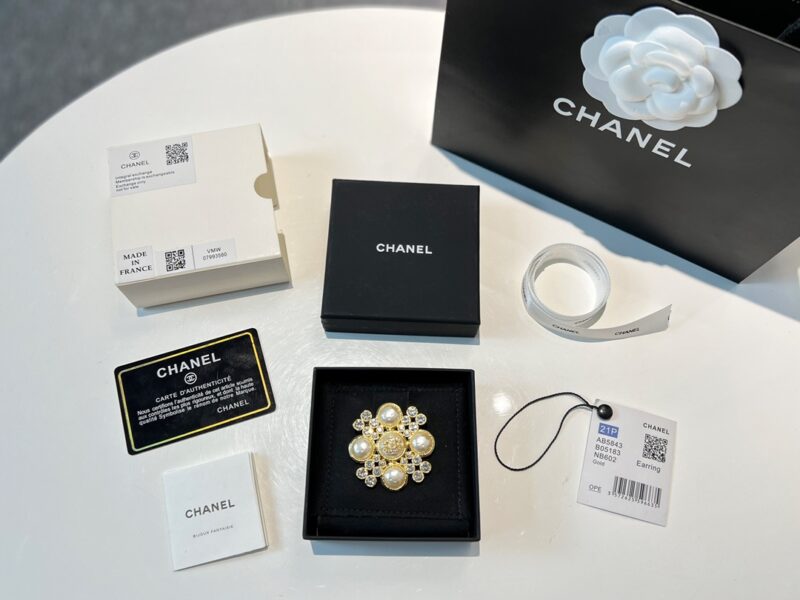 ☑️CHANEL香奈儿双c珍珠胸针 - Image 3