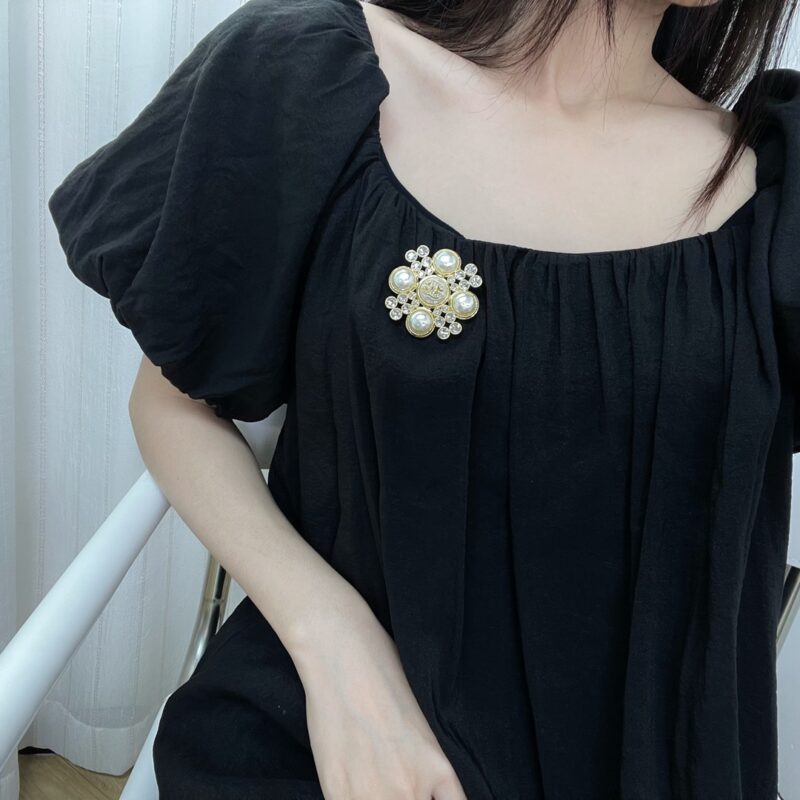 ☑️CHANEL香奈儿双c珍珠胸针 - Image 6