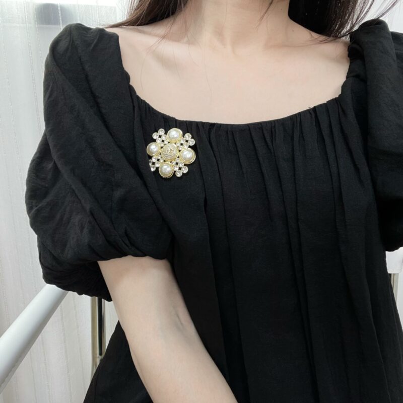 ☑️CHANEL香奈儿双c珍珠胸针 - Image 4