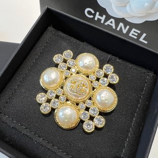 ☑️CHANEL香奈儿双c珍珠胸针