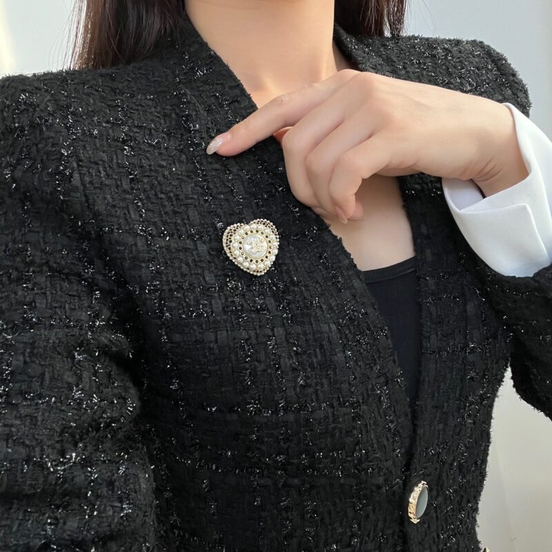 ☑️CHANEL香奈儿 双c 珍珠桃心爱心胸针 - Image 4