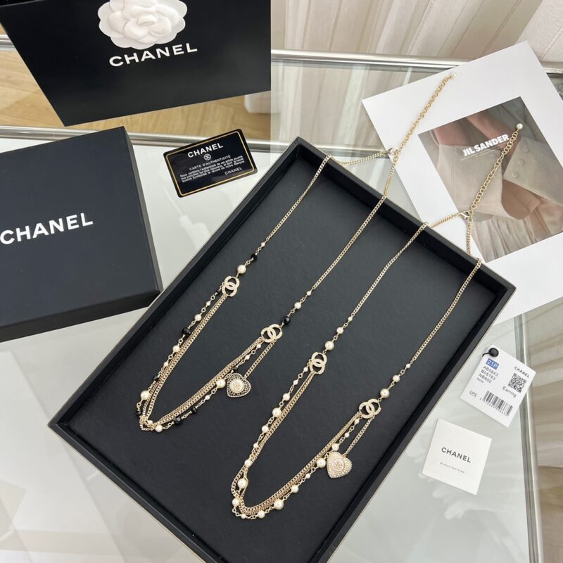 ☑️CHANEL香奈儿双c桃心黑白钻毛衣链项链 - Image 5