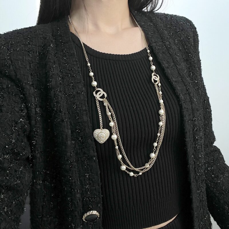 ☑️CHANEL香奈儿双c桃心黑白钻毛衣链项链 - Image 8