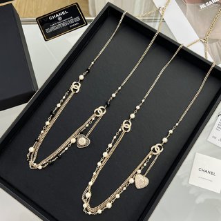 ☑️CHANEL香奈儿双c桃心黑白钻毛衣链项链