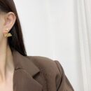 ☑️DIOR迪奥蜜蜂字母耳钉耳环