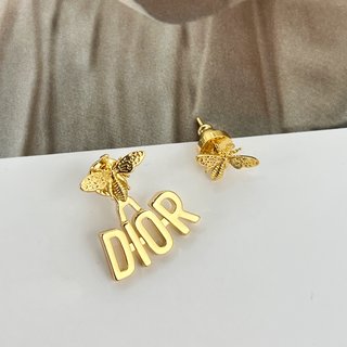 ☑️DIOR迪奥蜜蜂字母耳钉耳环