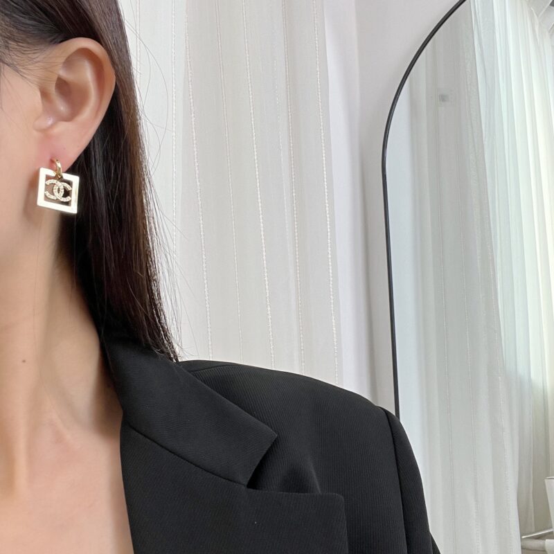 ☑️CHANEL香奈儿双c 方形耳钉耳环 - Image 8