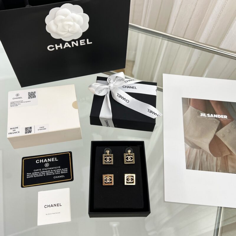☑️CHANEL香奈儿双c 方形耳钉耳环 - Image 5