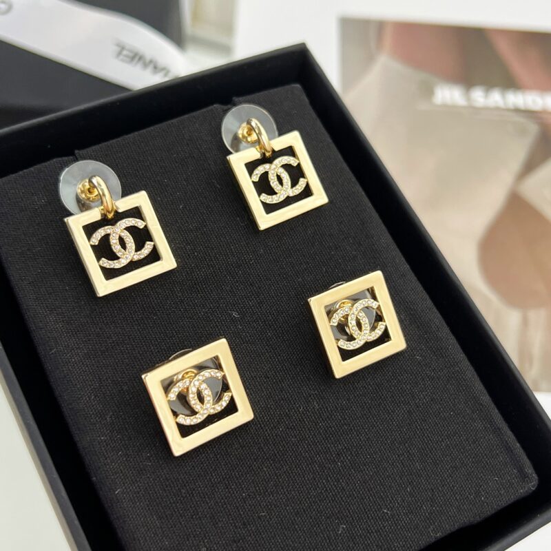☑️CHANEL香奈儿双c 方形耳钉耳环 - Image 4
