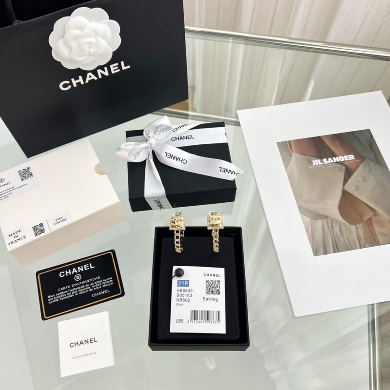 ☑️CHANEL香奈儿双c 方形耳钉耳环 - Image 3