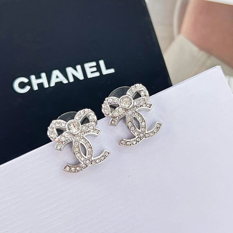 ☑️CHANEL香奈儿双c 满钻蝴蝶结耳钉耳环 - Image 9