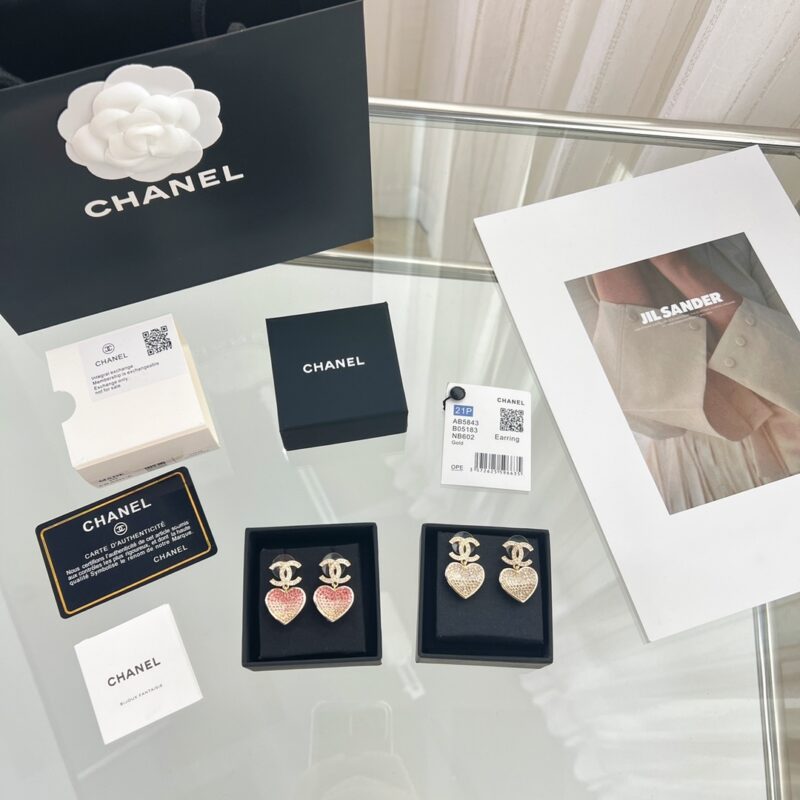 ☑️CHANEL香奈儿c2双c桃心爱心耳钉耳环 - Image 5