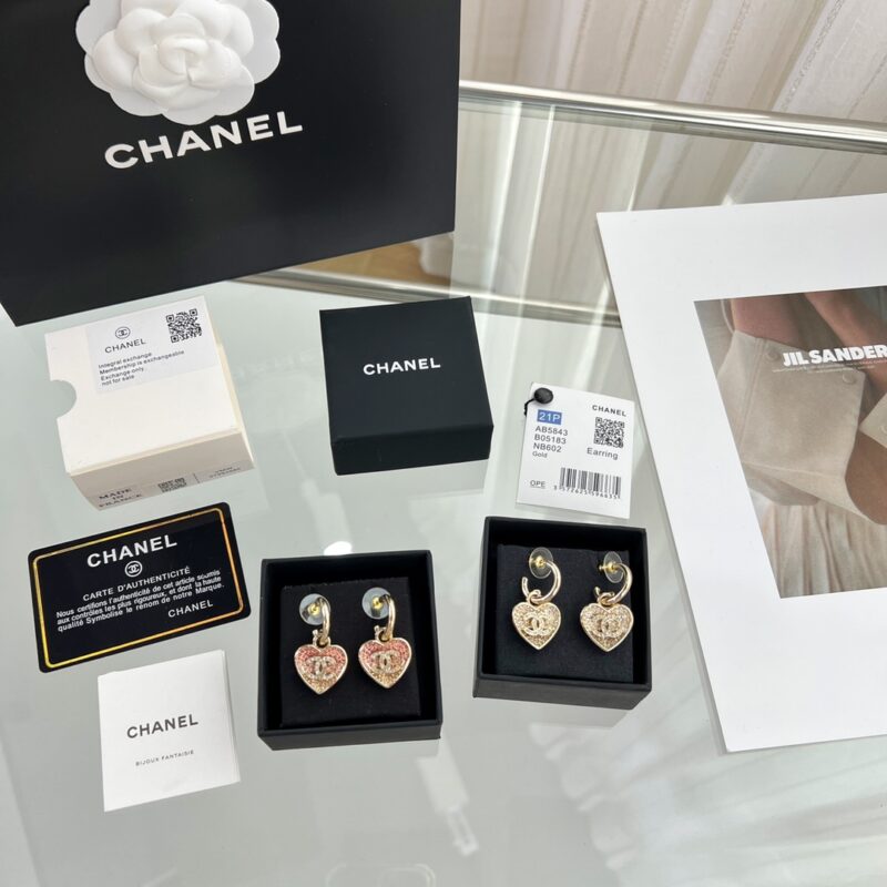 ☑️CHANEL香奈儿c2双c桃心爱心耳钉耳环 - Image 5