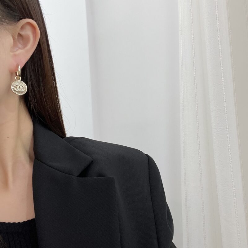 ☑️CHANEL香奈儿c2双c圆形满钻耳钉耳环 - Image 6