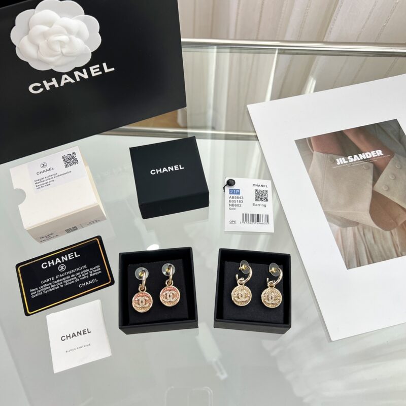 ☑️CHANEL香奈儿c2双c圆形满钻耳钉耳环 - Image 5