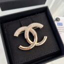 ☑️CHANEL香奈儿双c半钻胸针