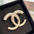 ☑️CHANEL香奈儿双c半钻胸针
