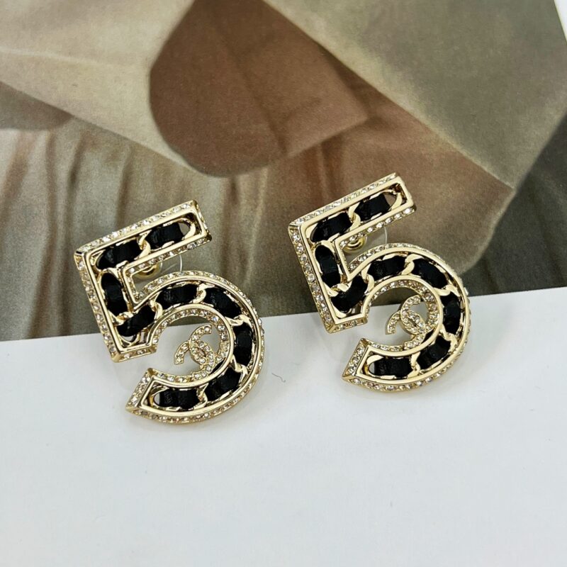 ☑️CHANEL香奈儿双c黑皮绳5字耳环耳钉 - Image 9