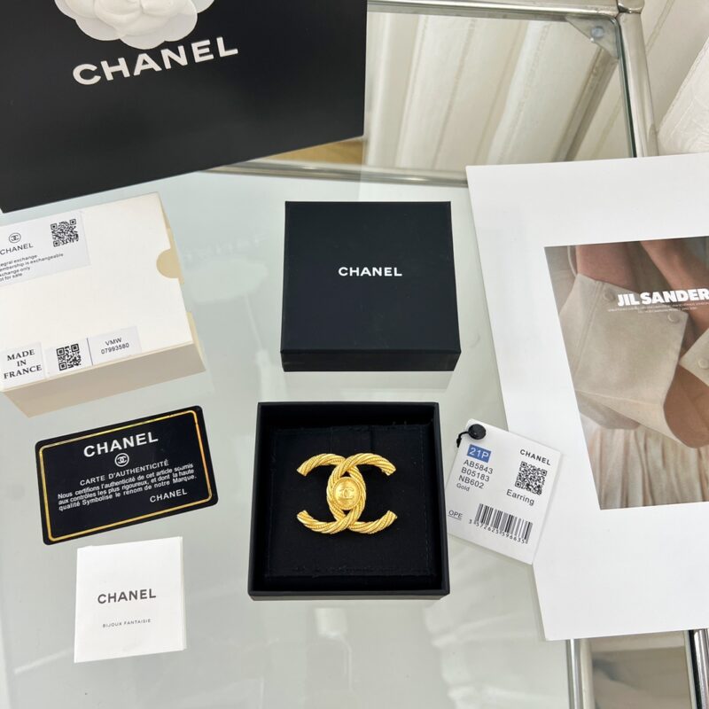 ☑️CHANEL香奈儿双c金色胸针 - Image 3