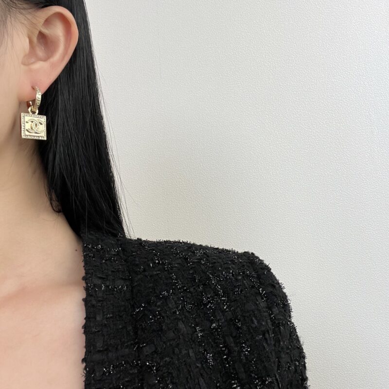 ☑️CHANEL香奈儿c2金色双c方形耳钉耳环 - Image 4