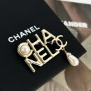 ☑️CHANEL香奈儿双c金色字母珍珠胸针