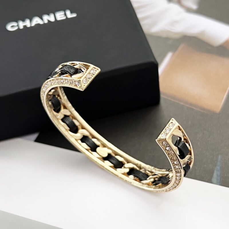 ☑️CHANEL香奈儿双c黑皮绳开口手镯 - Image 9