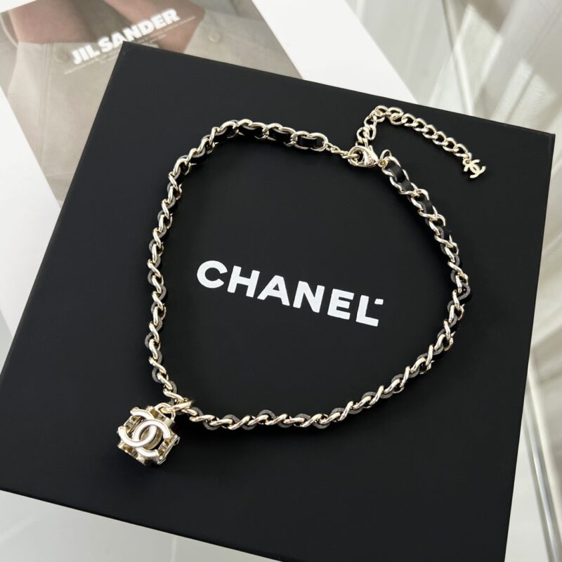 ☑️CHANEL香奈儿双c方形黑皮绳项链 - Image 6