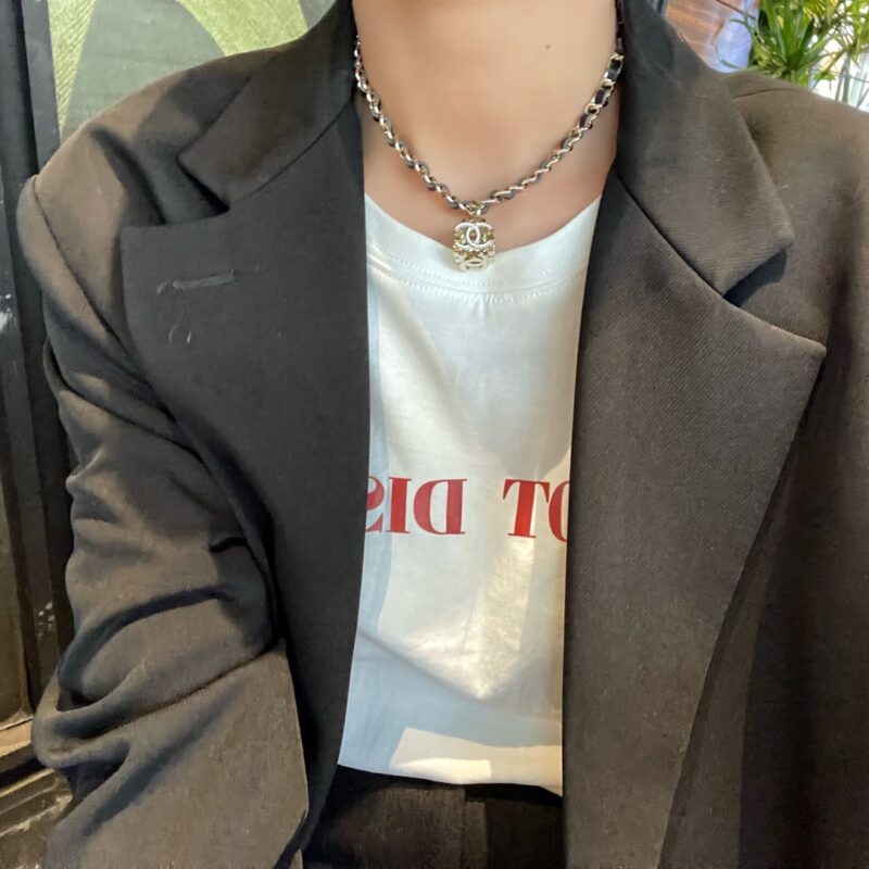 ☑️CHANEL香奈儿双c方形黑皮绳项链 - Image 5
