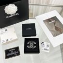 ☑️CHANEL香奈儿双c黑皮满钻胸针