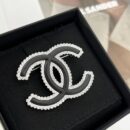 ☑️CHANEL香奈儿双c黑皮满钻胸针