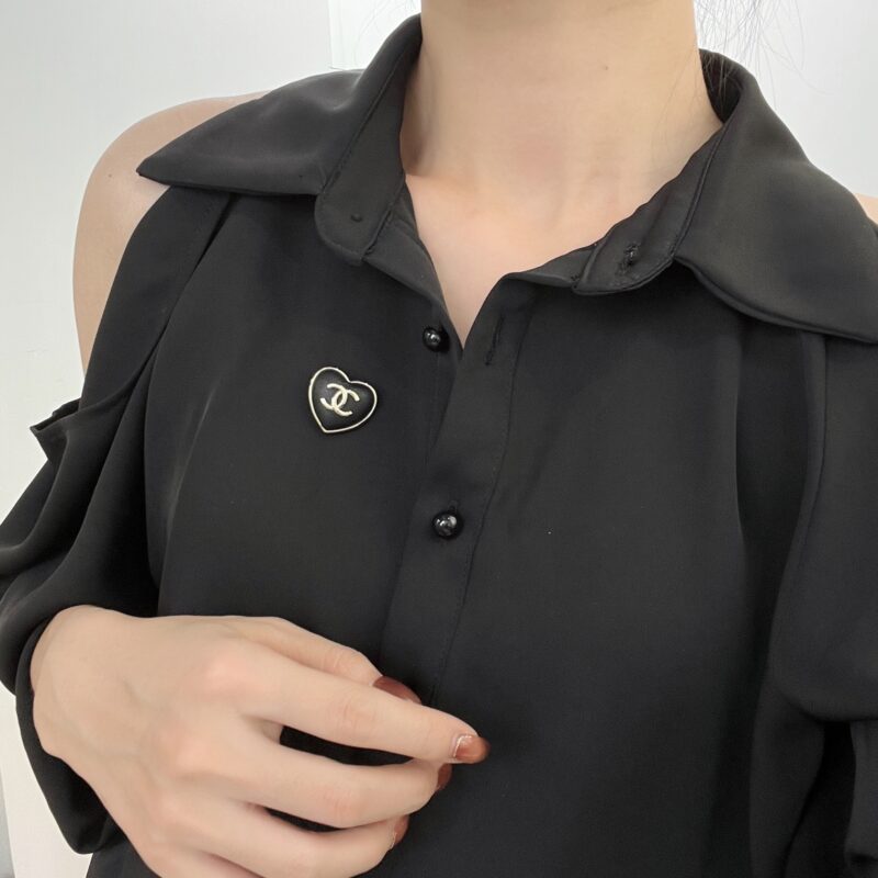 ☑️CHANEL香奈儿双c桃心爱心胸针 - Image 6